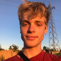 Tom Stopper的照片