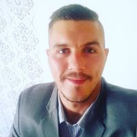 Akos Szarka的照片