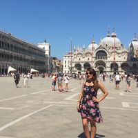 Vida Moradkhahi's Photo