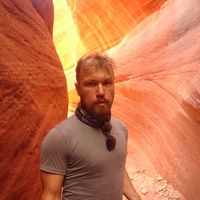 Anton Okhmush的照片