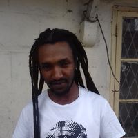 Alex  Luhanga的照片