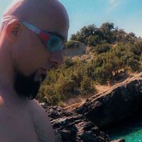 Aytaç Kayin的照片