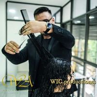 Adrian Alvarez的照片