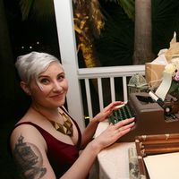 Steph Jurusz的照片