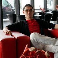 Dimitri Atabekov的照片