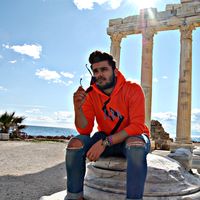 Masih Akbari's Photo