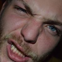 Téoone Khenobis的照片