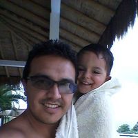 cesar martinez's Photo