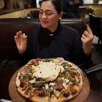 k  samantha Meneses's Photo