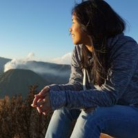 Fotos von Usy Destiana