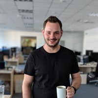 George Brata的照片