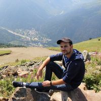 Artem Smolnikov的照片