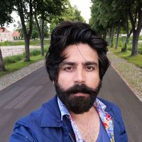 Kamran Khan的照片