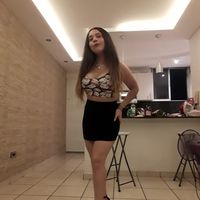 stephanie zurita的照片