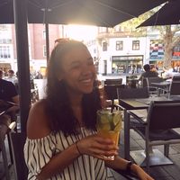 Laura Tchamabourou的照片