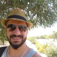 savas sekizkardes的照片