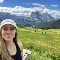 Daniella Mendoza's Photo