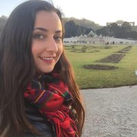 Melanie McGuire的照片