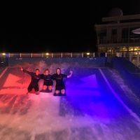 Zara Gullen的照片