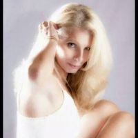 Karine Sanchez's Photo