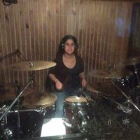 Andrea Caceres的照片