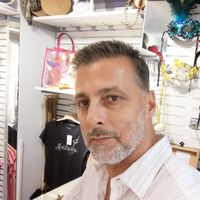 David N.  Ugur的照片