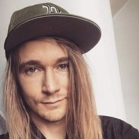 Lukas Ernryd的照片