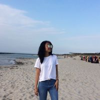 Indri Putri's Photo