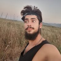 Fotos de Yaratık Yiğit Doğada