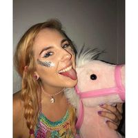 Madeline Sunshine的照片