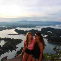 Fotos von Olya and Raehanna