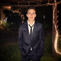 Christopher Ayala的照片