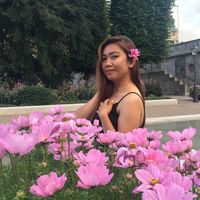 Krizta Etralus的照片