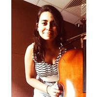 Gokce Bahar Oytun的照片