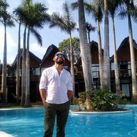 Franco Olivas的照片