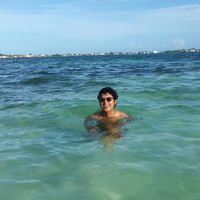 Aaron Josue的照片