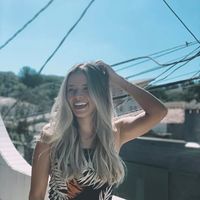 Mariane Santos's Photo