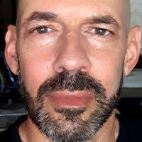 Emile Minnie的照片