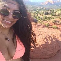 Tiffani Holiday的照片