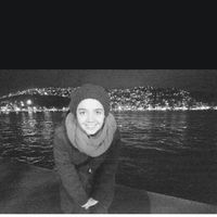 Betul Karaayvaz的照片