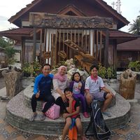 Le foto di Ratih Restu