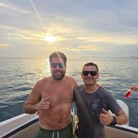 Victor Hoffman的照片