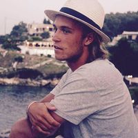 August Isacsson的照片