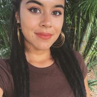 Shania Mertanadi's Photo