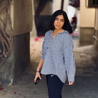 Darya Daryabor's Photo