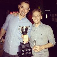 Oliver John的照片