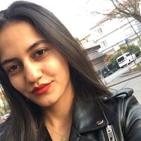 Esra Akkurt的照片