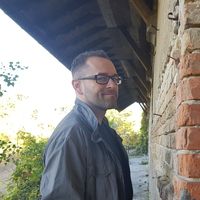 Attila Remik的照片