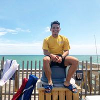 Luis Madrigal的照片