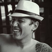 Tomas Grover的照片